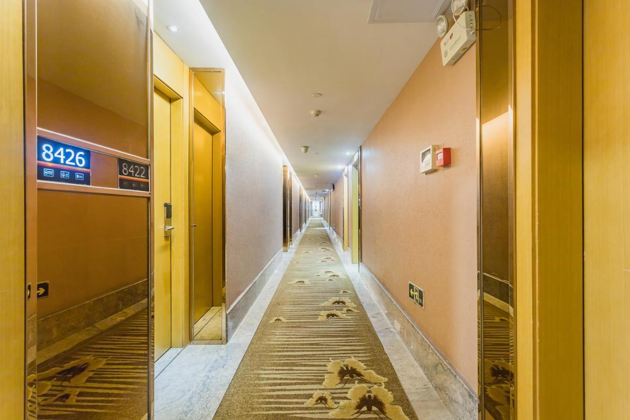 Super 8 Hotel Select Guangzhou Railway Station Xicun Subway Station Exterior photo