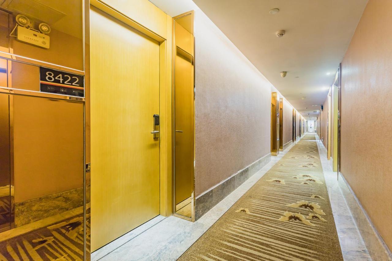 Super 8 Hotel Select Guangzhou Railway Station Xicun Subway Station Exterior photo