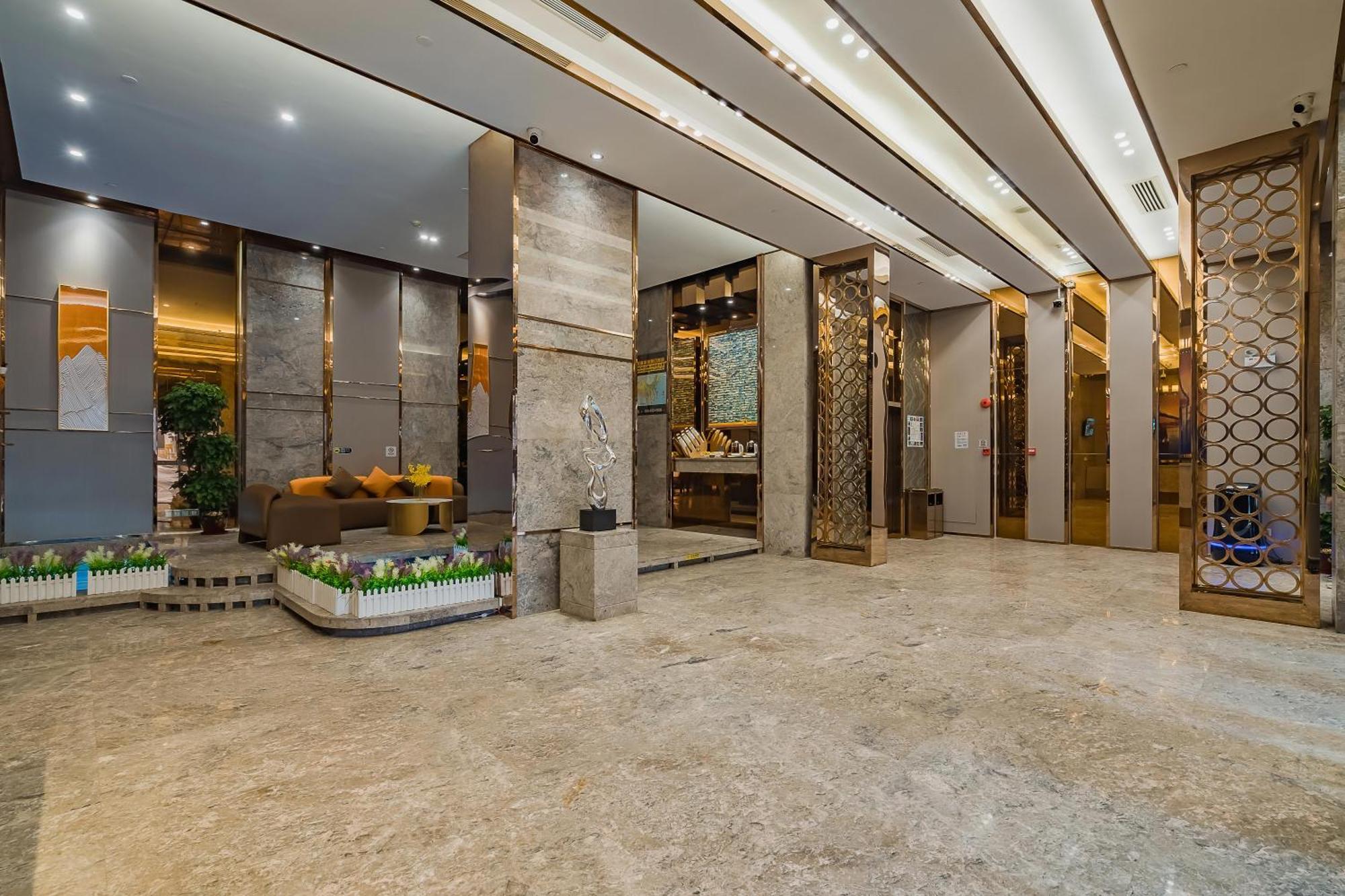 Super 8 Hotel Select Guangzhou Railway Station Xicun Subway Station Exterior photo