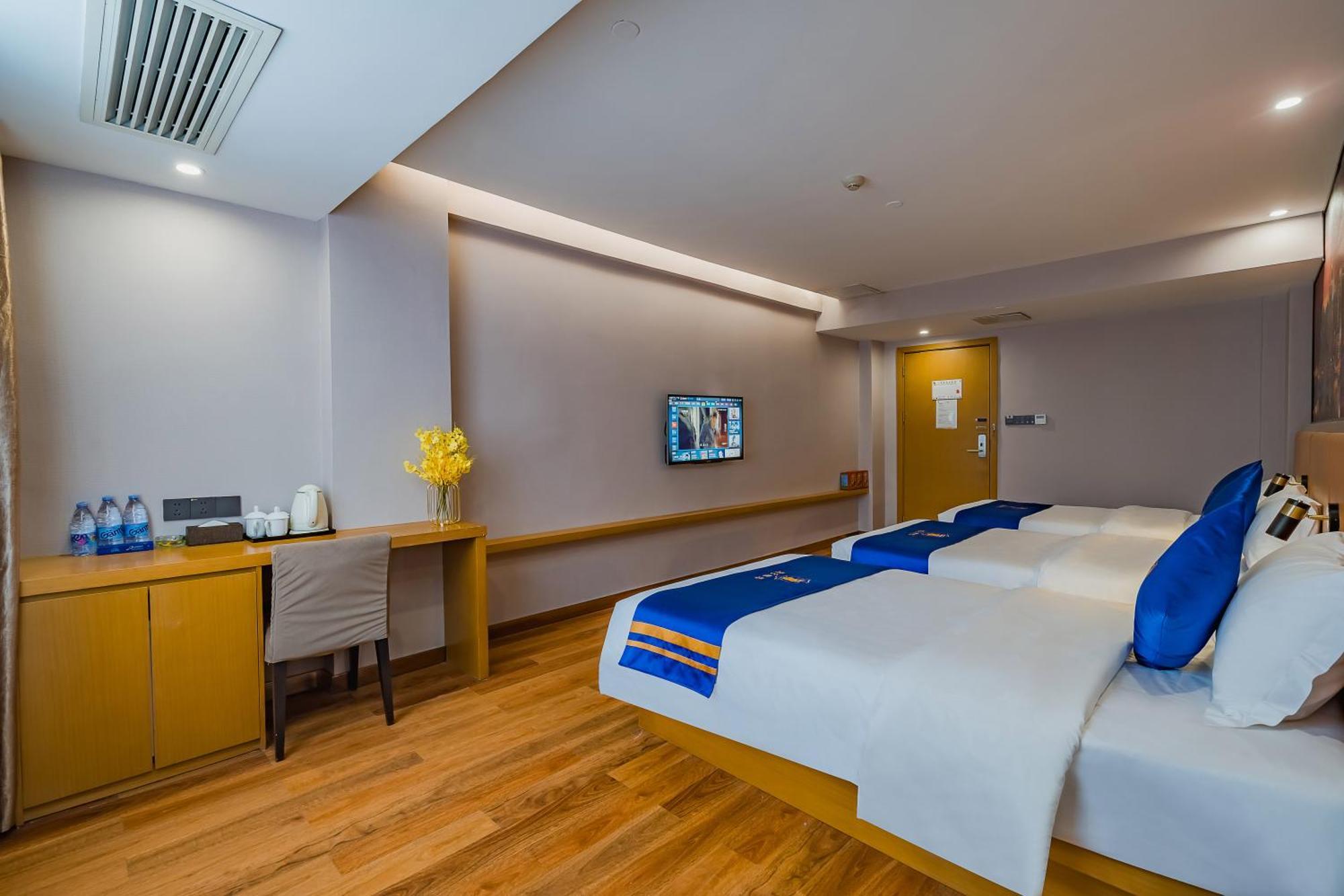 Super 8 Hotel Select Guangzhou Railway Station Xicun Subway Station Exterior photo